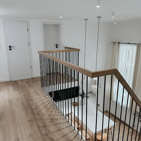 Jokai-j18 Three Bedroom Stylish Apartment *