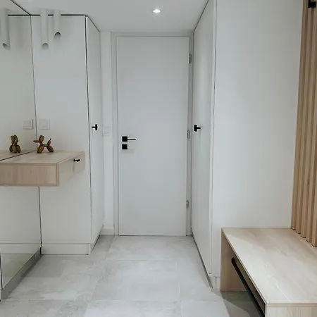 Apartment Jokai-j18 Three Bedroom Stylish