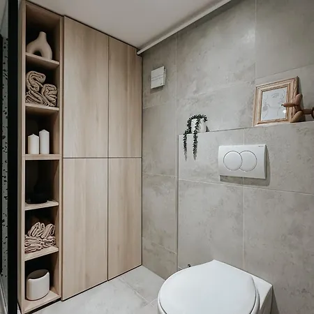 Jokai-j18 Three Bedroom Stylish