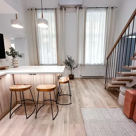 Jokai-j18 Three Bedroom Stylish *