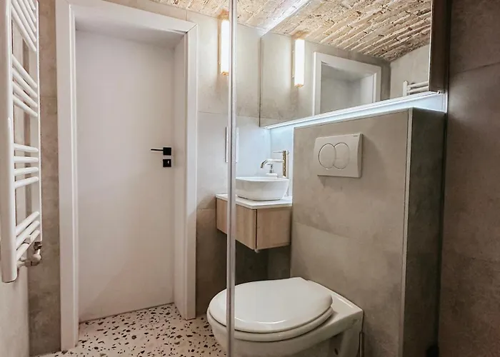 Jokai-j18 Three Bedroom Stylish