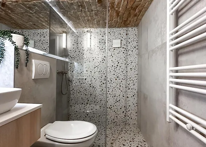 Daire Jokai-j18 Three Bedroom Stylish *