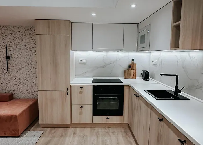 Jókai-j18 Three Bedroom Stylish