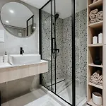 Jokai-j18 Three Bedroom Stylish شقة *