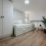 Jokai-j18 Three Bedroom Stylish شقة *