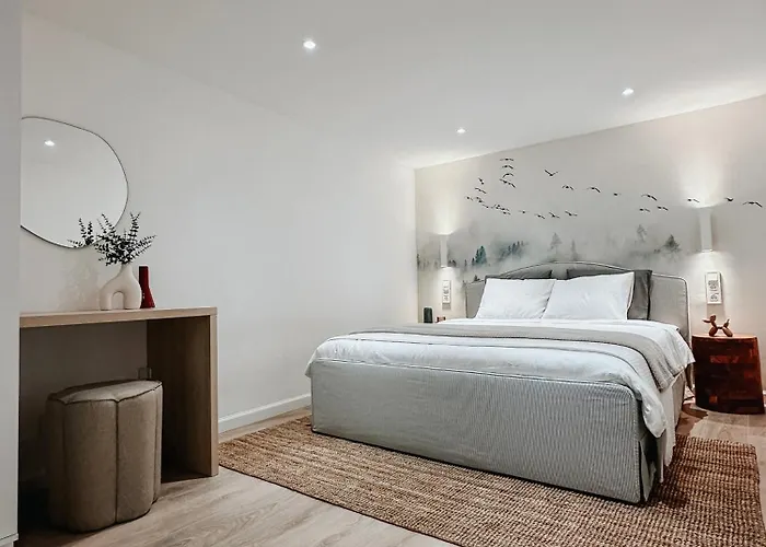 Jokai-j18 Three Bedroom Stylish בודפשט