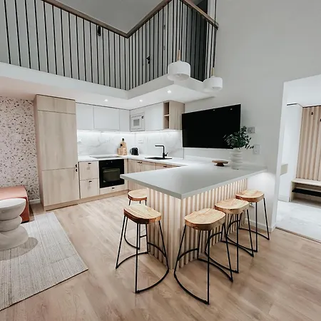 Jokai-j18 Three Bedroom Stylish Διαμέρισμα