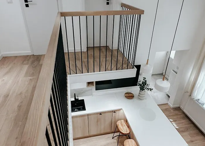 Jokai-j18 Three Bedroom Stylish Apartment